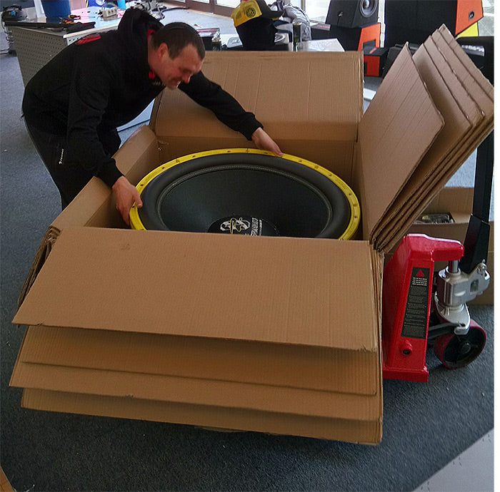 Ground Zero The GERMANATOR 33" subwoofer!