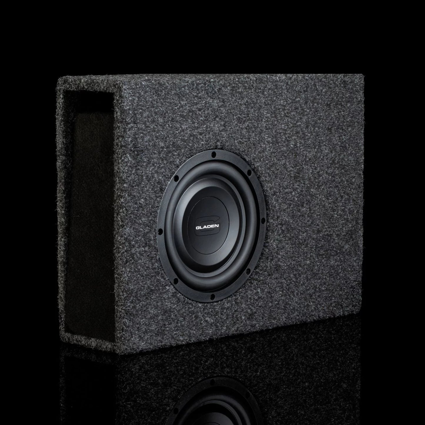 GLADEN RSX 08 SLIM VB-CU-AC 1 x 8" i kompakt kabinett med integrert forsterker